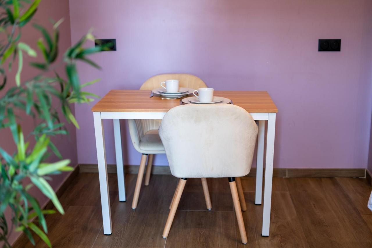 Trith-Saint-Leger Capstay Color Valenciennes & Netflix מראה חיצוני תמונה